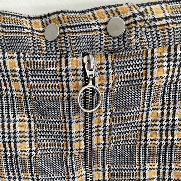 Topshop yellow/black plaid zip miniskirt - Picture 3 of 5